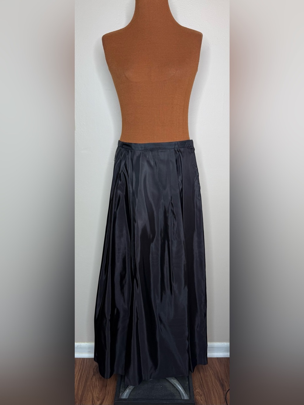 Malbe Vintage Black Satin Pleated Full Maxi Skirt Evening Formal Taffeta Size 10